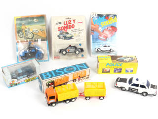 Lot 50 - DIVERS (6)