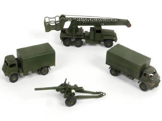 Lot 313 - DINKY TOYS (GB) (4)