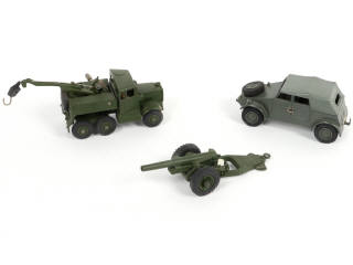 Lot 312 - DINKY TOYS (GB) (3)