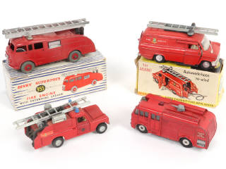 Lot 303 - DINKY TOYS (GB) (4)