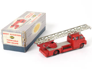 Lot 281 - DINKY TOYS (GB) (1)