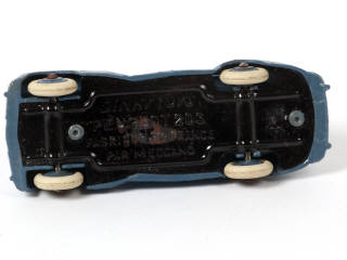 Lot 327 - DINKY TOYS (FRANCE) (1)