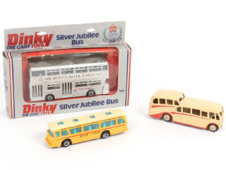 Lot 354 - DINKY TOYS (GB) (3)