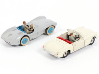 Lot 329 - DINKY TOYS (GB) (2)