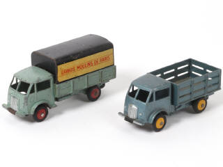 Lot 431 - DINKY TOYS (FRANCE) (2)