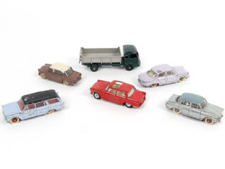 Lot 438 - DINKY TOYS (FRANCE) (6)