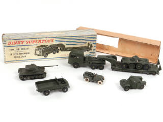 Lot 437 - DINKY TOYS (FRANCE) (6)