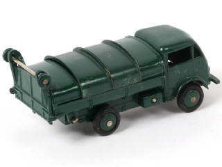 Lot 410 - DINKY TOYS (FRANCE) (1)