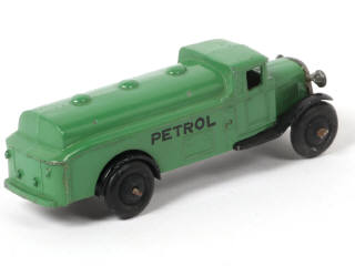 Lot 297 - DINKY TOYS (GB) (1)