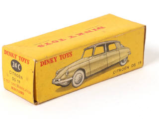 Lot 377 - DINKY TOYS (FRANCE) (1)