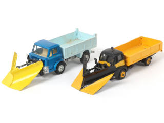 Lot 334 - DINKY TOYS (GB) (2)