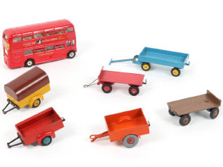 Lot 371 - DINKY TOYS (7)