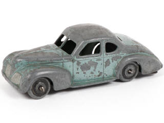 Lot 394 - DINKY TOYS (FRANCE) (1)