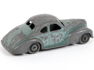 Lot 394 - DINKY TOYS (FRANCE) (1)