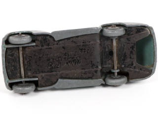 Lot 394 - DINKY TOYS (FRANCE) (1)