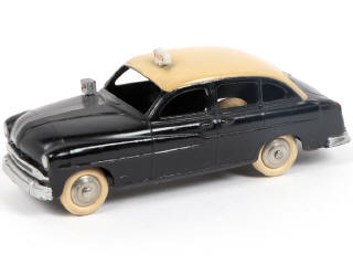 Lot 401 - DINKY TOYS (FRANCE) (1)