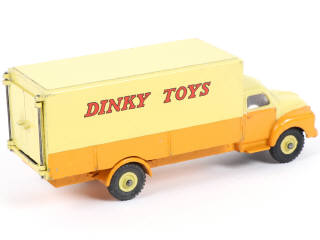 Lot 302 - DINKY TOYS (GB) (1)