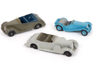 Lot 347 - DINKY TOYS (GB) (3)