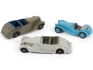 Lot 347 - DINKY TOYS (GB) (3)