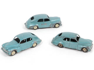 Lot 433 - DINKY TOYS (FRANCE) (3)