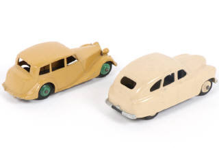 Lot 325 - DINKY TOYS (GB) (2)