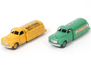 Lot 333 - DINKY TOYS (GB) (2)