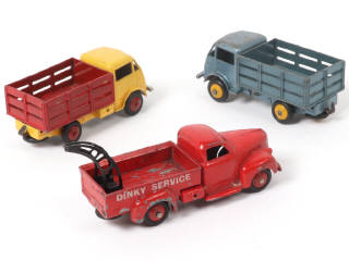 Lot 435 - DINKY TOYS (FRANCE) (3)