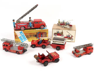 Lot 15 - DIVERS (7)