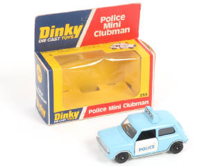 Lot 325 - DINKY TOYS (GB) (1)