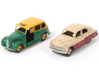 Lot 353 - DINKY TOYS (GB) (2)