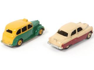 Lot 353 - DINKY TOYS (GB) (2)