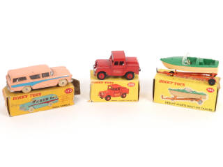 Lot 392 - DINKY TOYS (GB) (3)