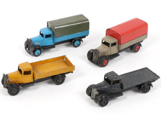Lot 401 - DINKY TOYS (GB) (4)