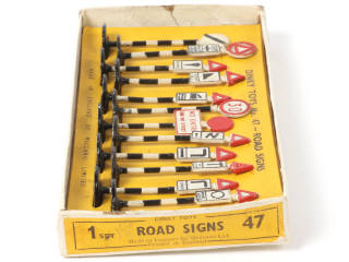 Lot 296 - DINKY TOYS (GB) (1)