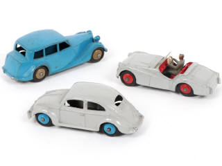 Lot 383 - DINKY TOYS (GB) (3)