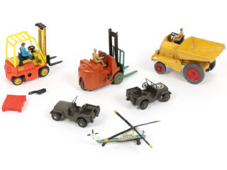 Lot 410 - DINKY TOYS (6)