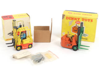Lot 373 - DINKY TOYS (GB) (2)