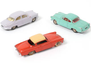 Lot 454 - DINKY TOYS (FRANCE) (3)