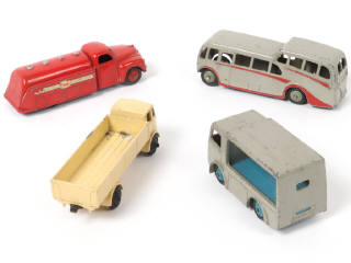 Lot 402 - DINKY TOYS (GB) (4)