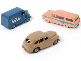 Lot 386 - DINKY TOYS (GB) (3)