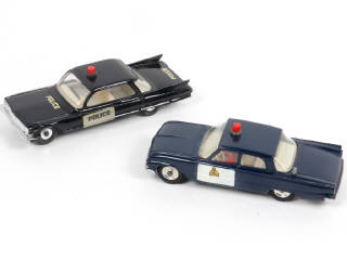 Lot 361 - DINKY TOYS (GB) (2)