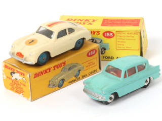 Lot 376 - DINKY TOYS (GB) (2)