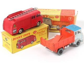 Lot 367 - DINKY TOYS (GB) (2)