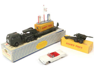 Lot 441 - DINKY TOYS (FRANCE) (4)