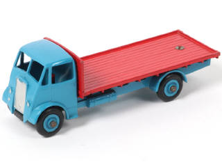 Lot 381 - DINKY TOYS (GB) (1)