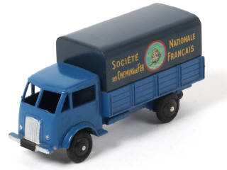 Lot 302 - DINKY TOYS (FRANCE) (1)