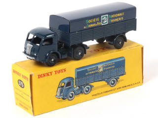 Lot 330 - DINKY TOYS (FRANCE) (1)