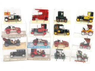 Lot 183 - DIVERS (16)