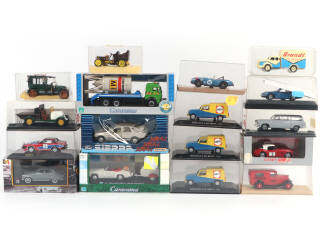 Lot 197 - DIVERS (17)