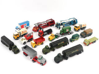 Lot 192 - DIVERS (17)